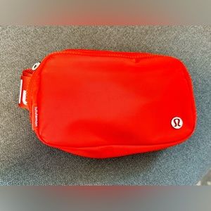 Lululemon Everywhere Belt Bag 1L - NWOT.